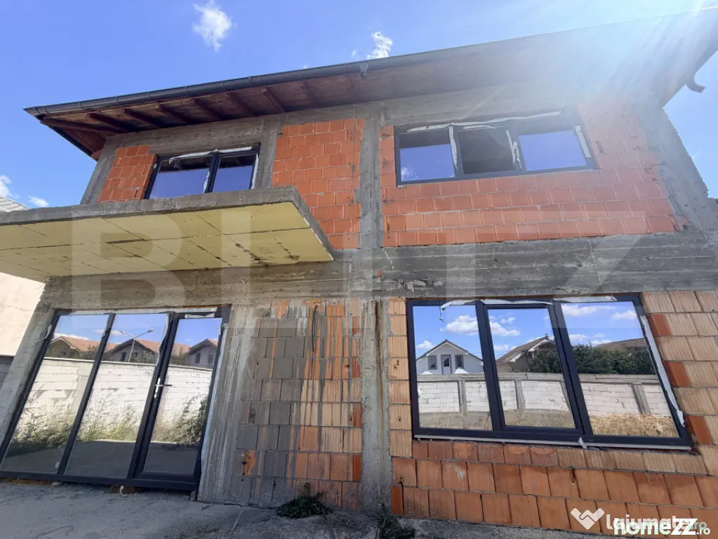 Casa la rosu P+1 cu teren 478 mp, zona Damila - Malu Mare (Dolj)