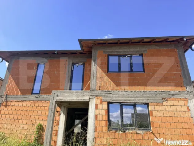 Casa la rosu P+1 cu teren 478 mp, zona Damila - Malu Mare (Dolj)