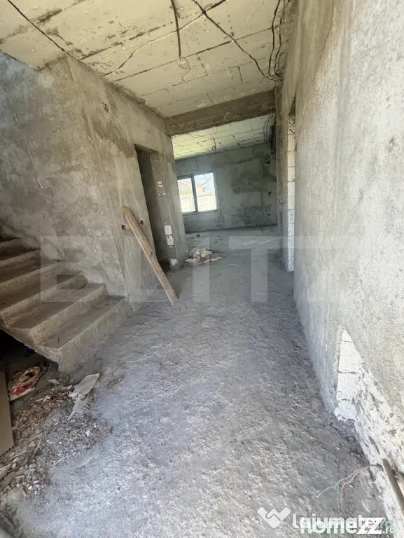 Casa la rosu P+1 cu teren 478 mp, zona Damila - Malu Mare (Dolj)