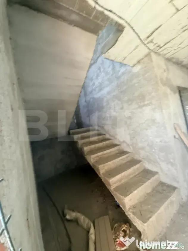 Casa la rosu P+1 cu teren 478 mp, zona Damila - Malu Mare (Dolj)