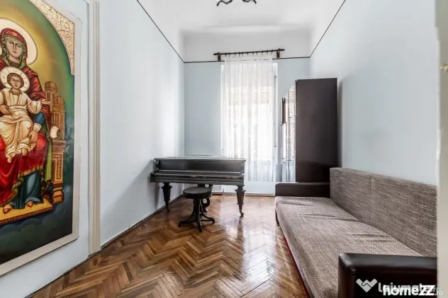 Apartament 3 camere, etaj 1, ultracentral (clădire cu 4 apartamente) - Arad (Arad)