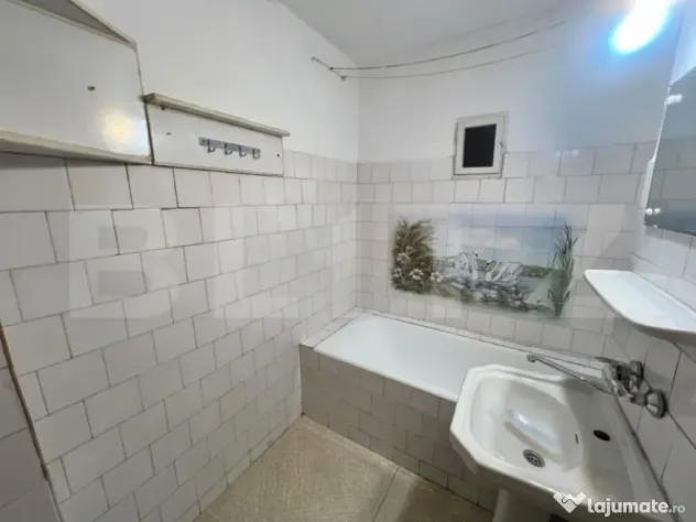 Apartament 3 camere decomandat - Craiova (Dolj)
