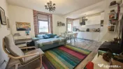 Apartament la casa, 3 camere, curte privata, zona centrala