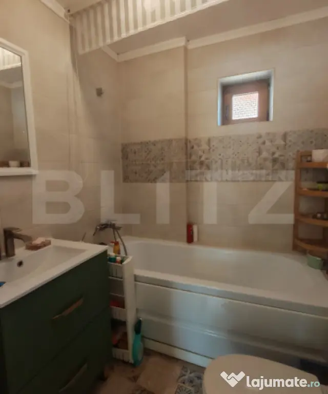Apartament la casa, 3 camere, curte privata, zona centrala - Oradea (Bihor)