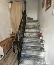 Apartament la casa, 3 camere, curte privata, zona centrala