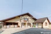 Proprietate cu 2 case si curte in Oarja, AG 