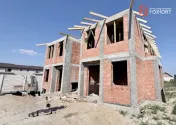 Duplex de vanzare, 5 camere despartit prin camera tehnica - 