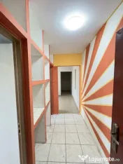 Apartament 3 camere de vânzare în KM 4-5, Constanța