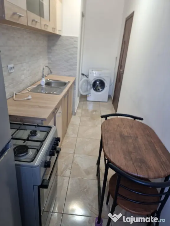 Garsoniera de inchiriat ,zona Doi Voievozi - Radauti (Suceava)