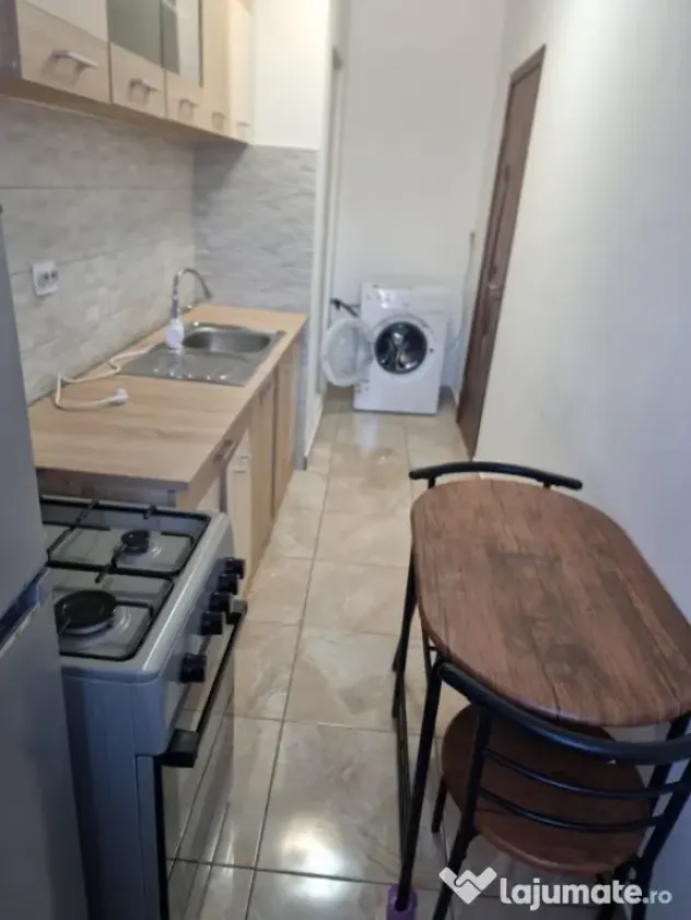 Garsoniera de inchiriat ,zona Doi Voievozi - Radauti (Suceava)