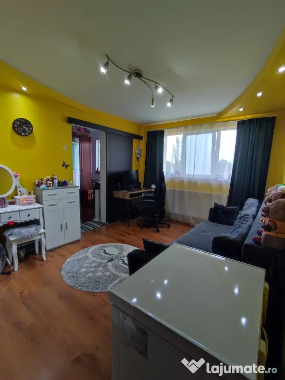 Apartament cu 2 camere de vanzare in Ploiesti - Zona 9 Mai