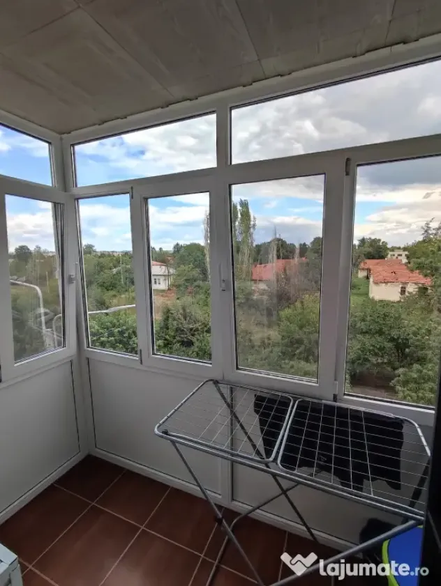 Apartament cu 2 camere de vanzare in Ploiesti - Zona 9 Mai