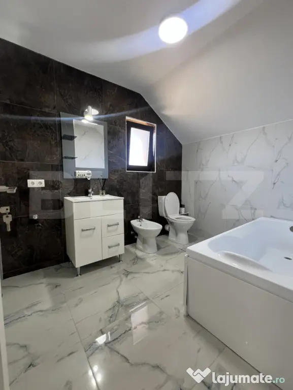 Casă cu etaj, 144 mp, curte 5 ari – Cartier Subcetate - Bistrita (Bistrita-Nasaud)
