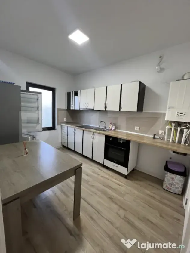 Casă cu etaj, 144 mp, curte 5 ari – Cartier Subcetate - Bistrita (Bistrita-Nasaud)