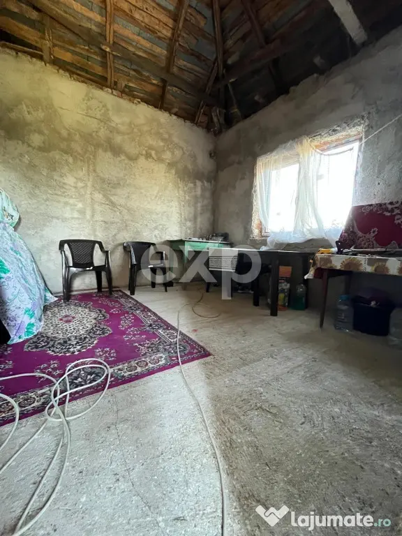 COMISION 0 Vanzare casa + teren 668 mp de renovat Greci Damb - Greci (Dambovita)