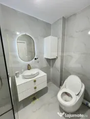 Apartament 2 camere, parcare, zona Sesul de sus 