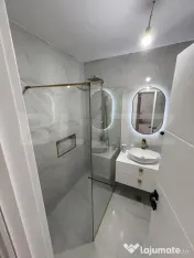 Apartament 2 camere, parcare, zona Sesul de sus 