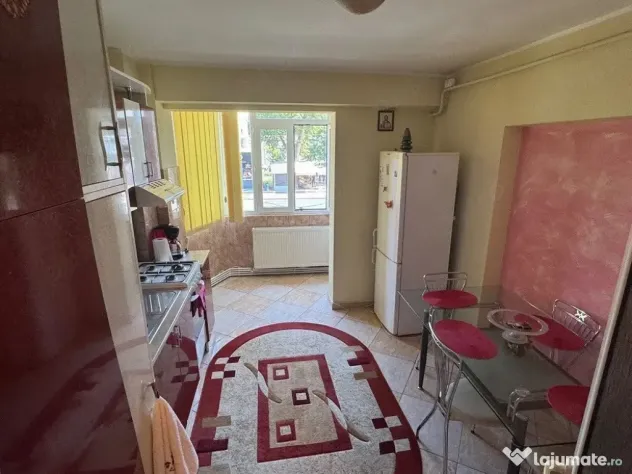 De inchiriat apartament cu 2 camere, etaj 1, Siderurgistilor, 450 E - Galati (Galati)