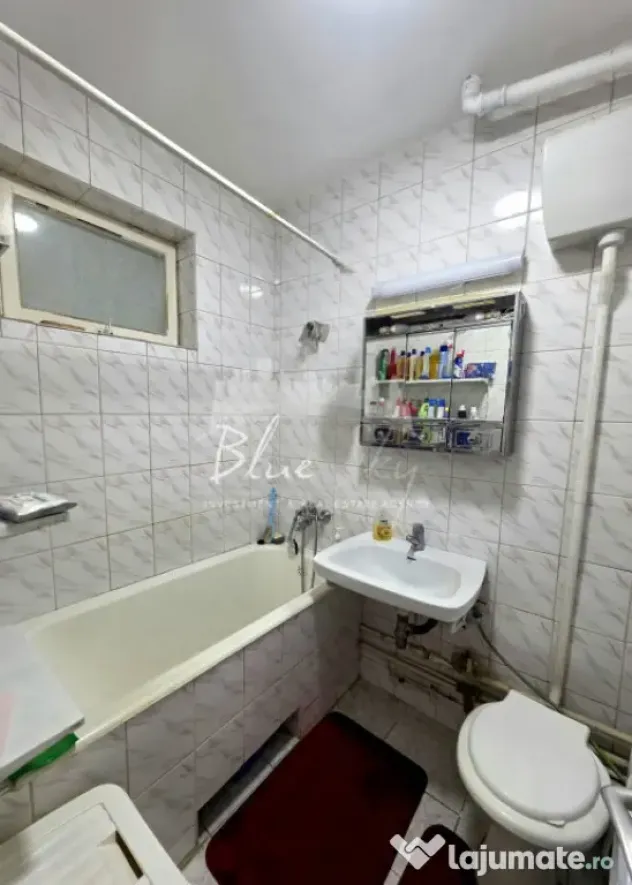 Apartament 5 camere situat in Zona Tomis Nord- Str. Cismelei - Constanta (Constanta)