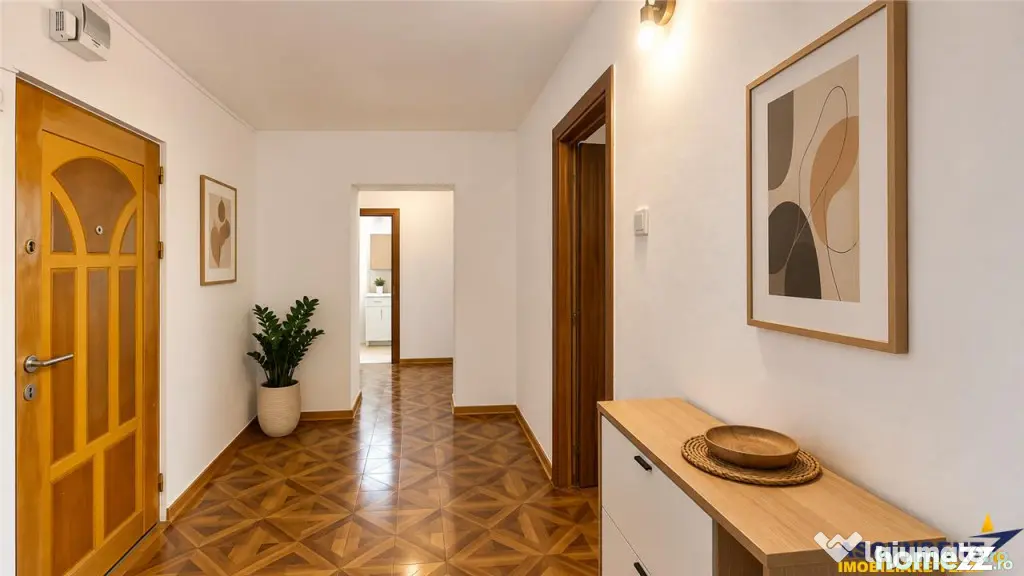 Decomandat si generos, 3 camere, 2 bai, potential de amenaja - Brasov (Brasov)