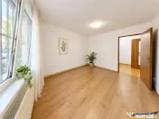 Decomandat si generos, 3 camere, 2 bai, potential de amenaja