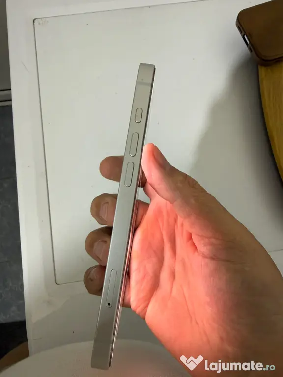 iPhone 16 e