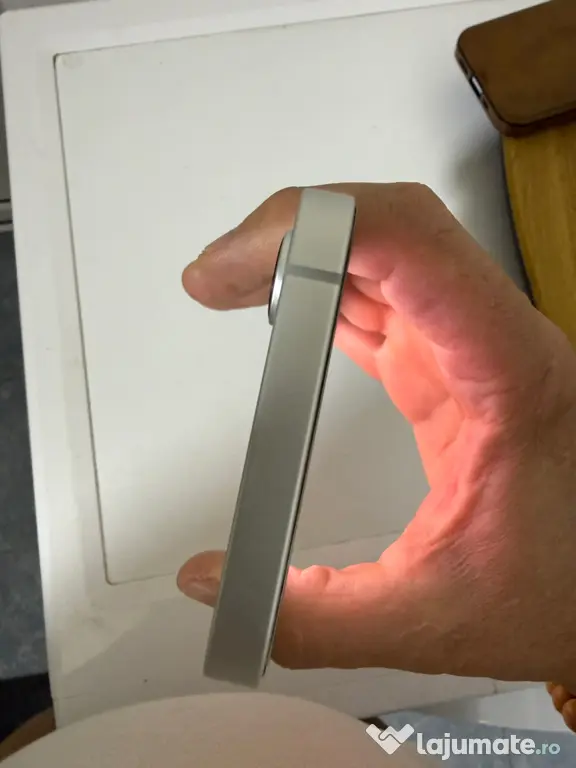 iPhone 16 e