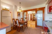 Apartament 3 camere, spatios în zona P-ta Sfanta Vineri/Centru Vechi 