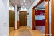 Apartament 3 camere, spatios în zona P-ta Sfanta Vineri/Centru Vechi 