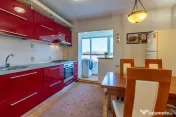 Apartament 3 camere, spatios în zona P-ta Sfanta Vineri/Centru Vechi 