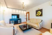Apartament 3 camere, spatios în zona P-ta Sfanta Vineri/Centru Vechi 