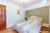 Apartament 3 camere, spatios în zona P-ta Sfanta Vineri/Centru Vechi 