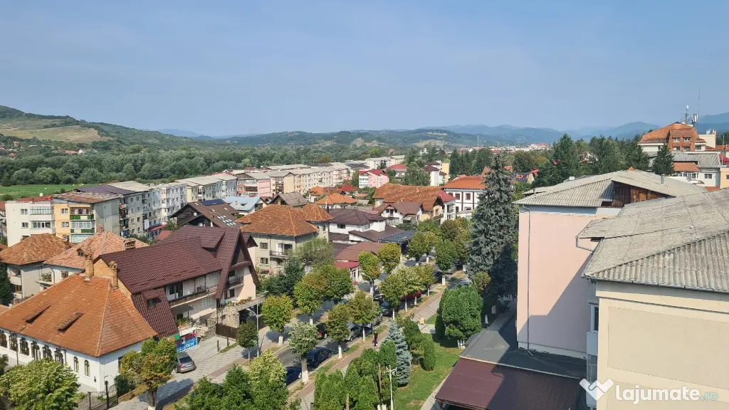 Oferind spre închiriere garsoniera în Curtea de Arges