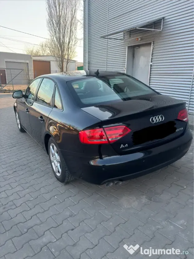 Audi A4 B8 sedan