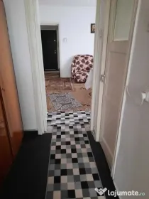 Apartament de închiriat (zona pieței)