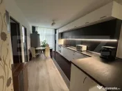 Apartament 2 camere decomandate, 64.5 mp, parcare, zona Tine 