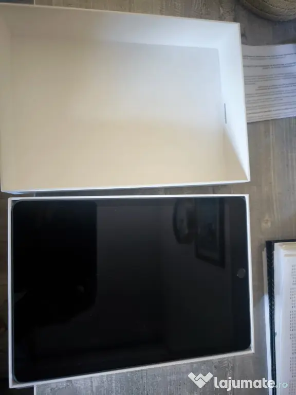 iPad (9th Generation) Wi-Fi / 64 GB