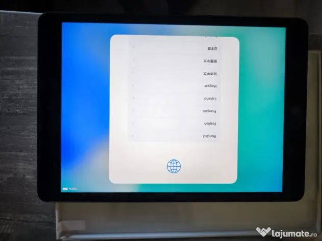 iPad (9th Generation) Wi-Fi / 64 GB