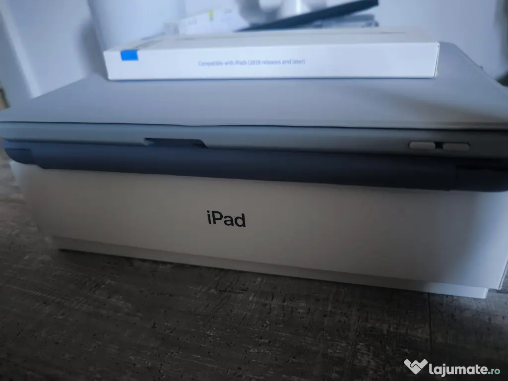 iPad (9th Generation) Wi-Fi / 64 GB