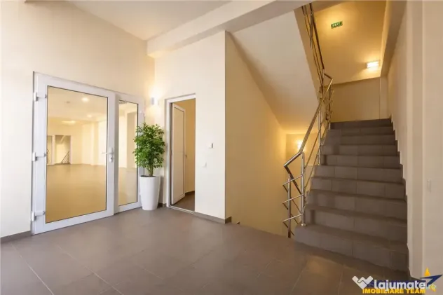 Spatiu comercial nou, acces facil, componenta si dotari apre - Brasov (Brasov)