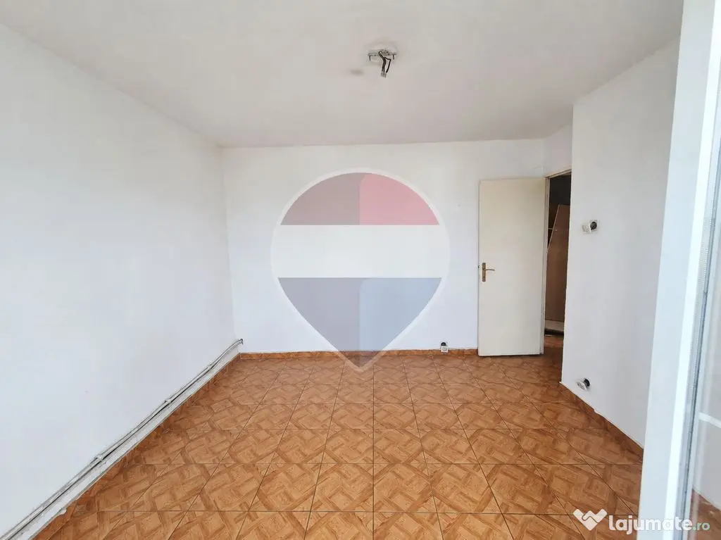 Apartament de vânzare 3 camere decomandat Voluntari - Voluntari (Bucuresti-Ilfov)