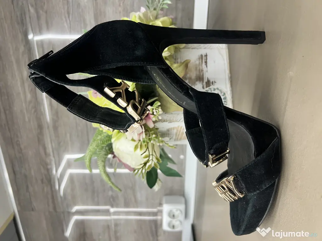 Sandale Jeffrey Campbell