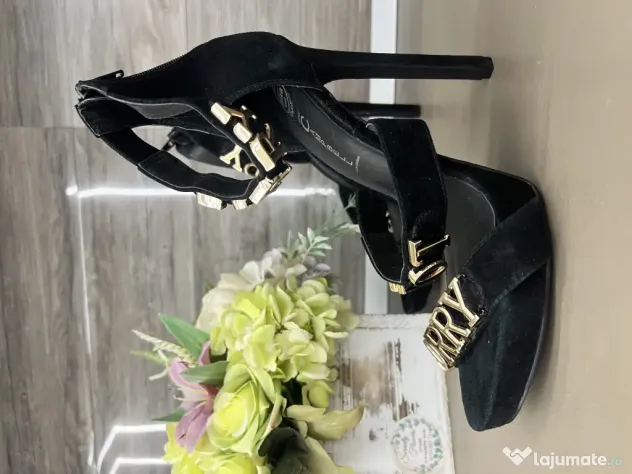 Sandale Jeffrey Campbell