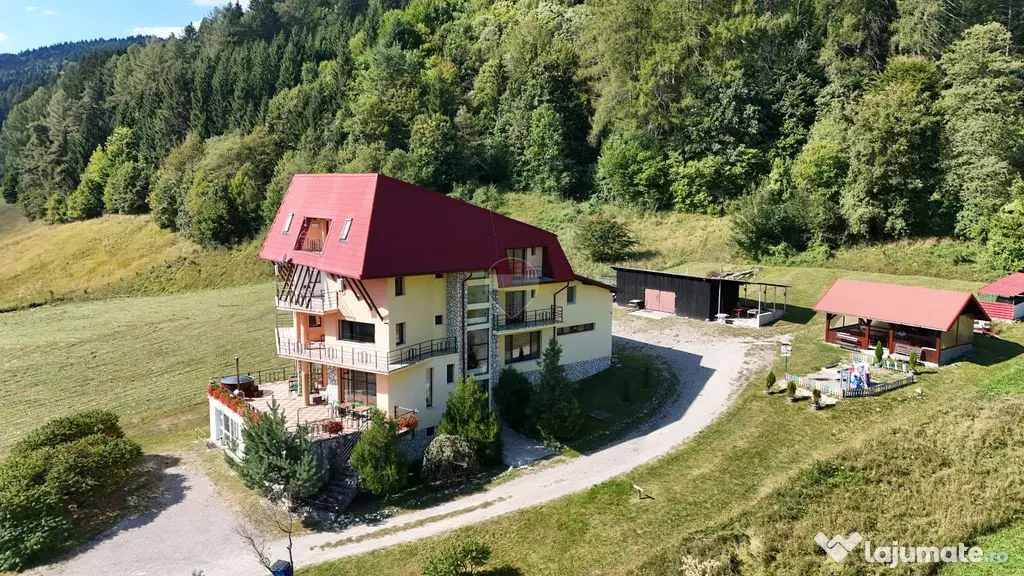 Pensiune în funcțiune | 10 camere | Teren 4.000 mp | Brădet – Săcele - Sacele (Brasov)