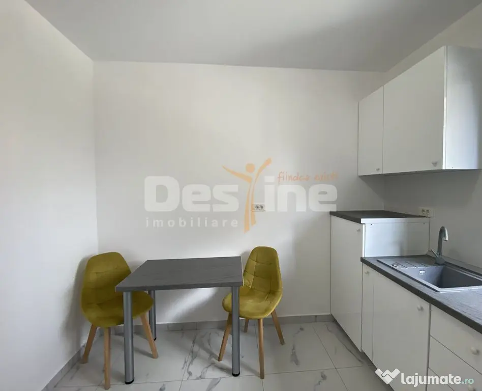 Garsoniera lux cu balcon si loc de parcare inclus, cu bariera, Coresi - Brasov (Brasov)