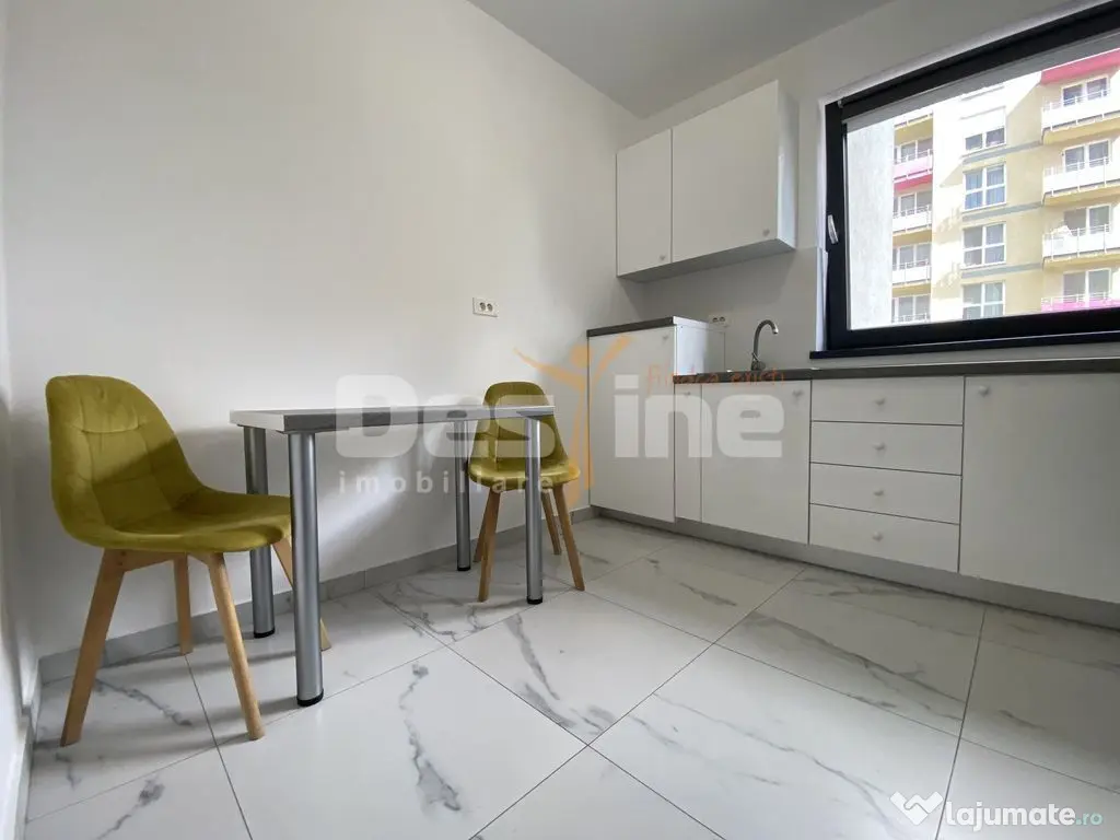 Garsoniera lux cu balcon si loc de parcare inclus, cu bariera, Coresi - Brasov (Brasov)