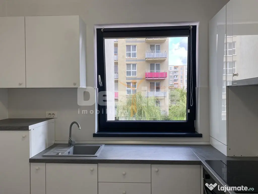 Garsoniera lux cu balcon si loc de parcare inclus, cu bariera, Coresi - Brasov (Brasov)