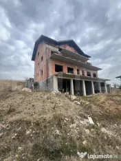 Casă de vânzare în Sâncraiu de Mureș – 6 apartamente,