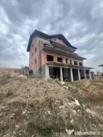 Casă de vânzare în Sâncraiu de Mureș – 6 apartamente,