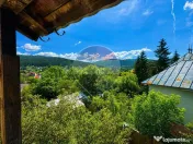 Casa la rosu in Poiana Tapului, Busteni, 3 dormitoare cu baie proprie 